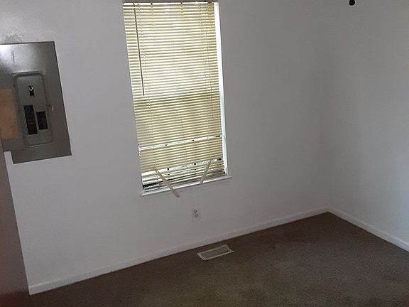 2nd image of 1700 Monticello St #4