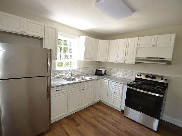 100 Caldwell St — Photo 2