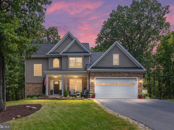 805 S Lakeview Dr, Cross Junction, VA 22625