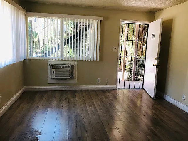 7468 Magnolia Ave #A — Photo 12