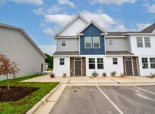 211 Sandy Cove Ln, Sneads Ferry, NC 28460