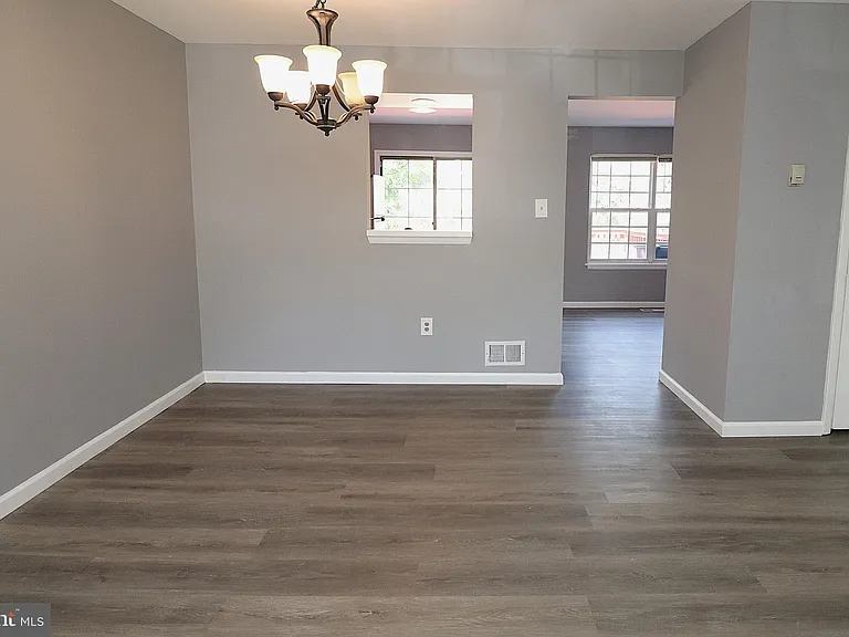 18365 Honeylocust Cir — Photo 3