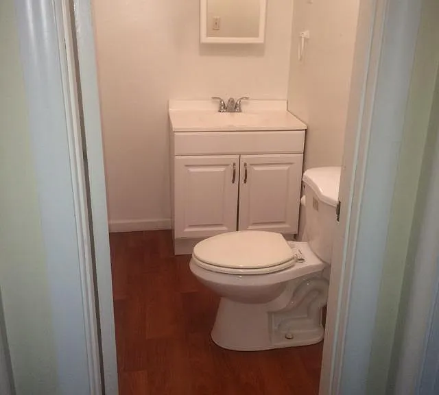 1/2 bath