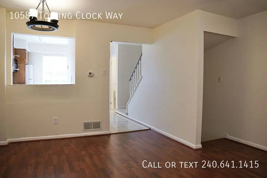 Lovely 2 BR/1.5 BA Townhome in Village of Wilde Lake! — Photo 3
