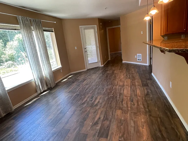 9090 Ravenna Ave NE #101 — Photo 12