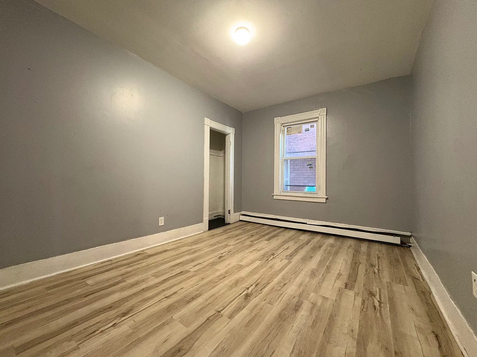 4 bed, 1000 sqft, $1,650 — Photo 4