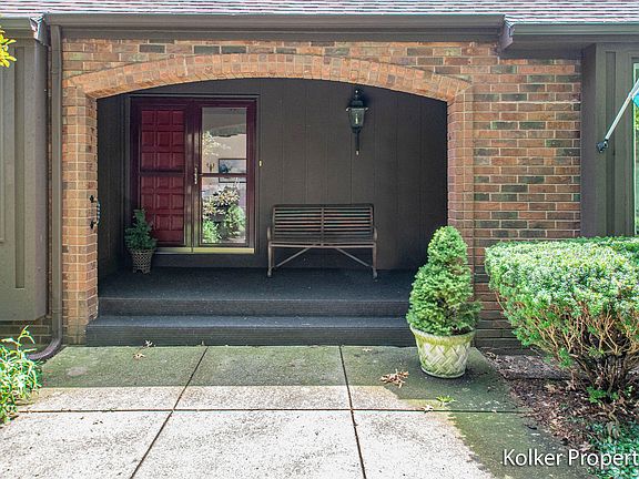 2nd image of 6075 N Gatehouse Dr SE