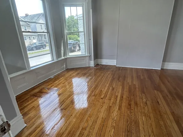 127 6th Ave #1-F, Troy, NY 12180