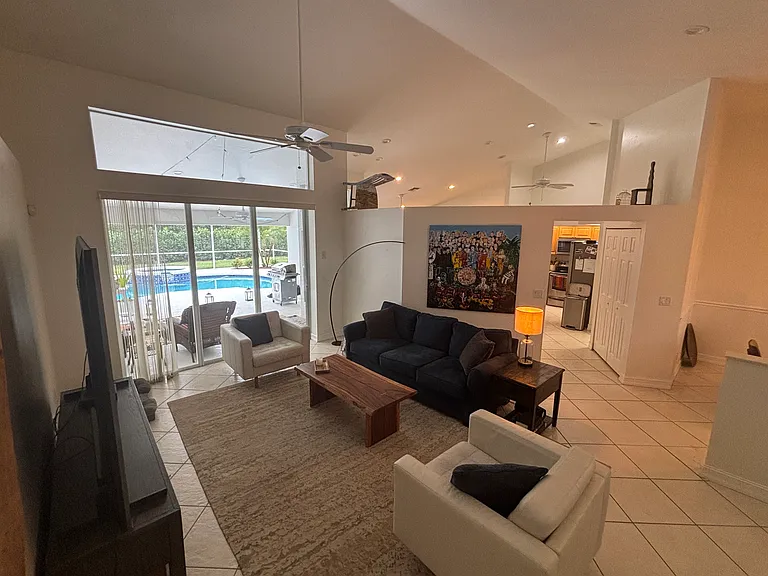 1166 Royal Palm Dr — Photo 9