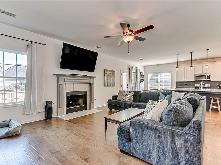 251 Haverford Dr — Photo 33