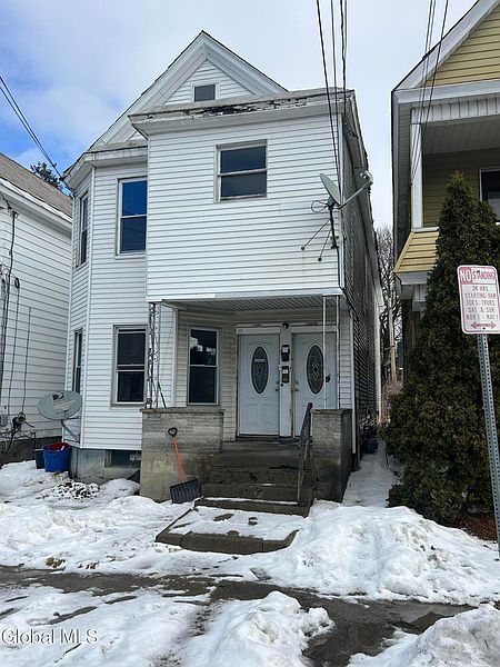 2nd image of 1075 Pleasant Street