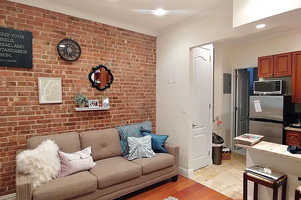 Rented by The Search D&M | media 15