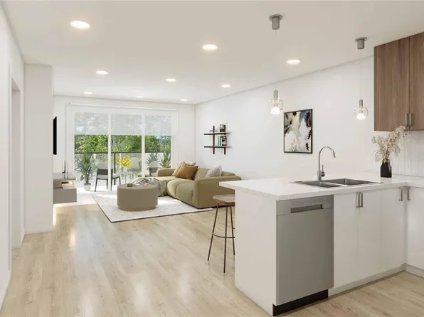 777 Station Ave #606, Langford, BC V9B 2S1
