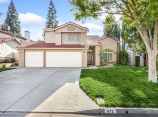 971 E Buckhill Rd, Fresno, CA 93720