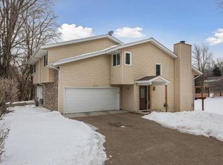 18324 Creeks Bend Dr, Minnetonka, MN 55345
