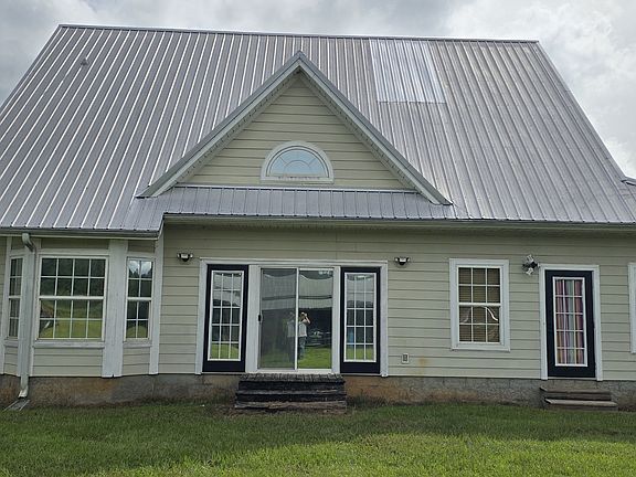 3rd image of 2635 Leland Rd