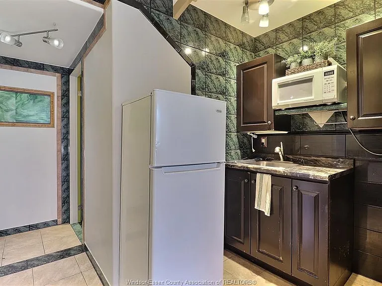 401 Parent Ave #11 — Photo 6