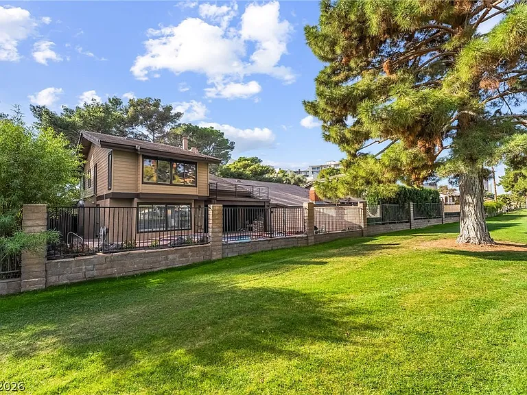 968 Pinehurst Dr — Photo 81