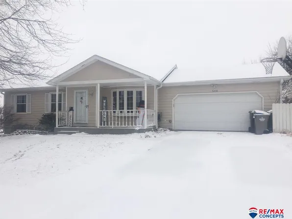 5230 W Thatcher Ln, Lincoln, NE 68528