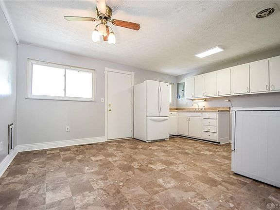 3rd image of 6135 Farmborough Dr
