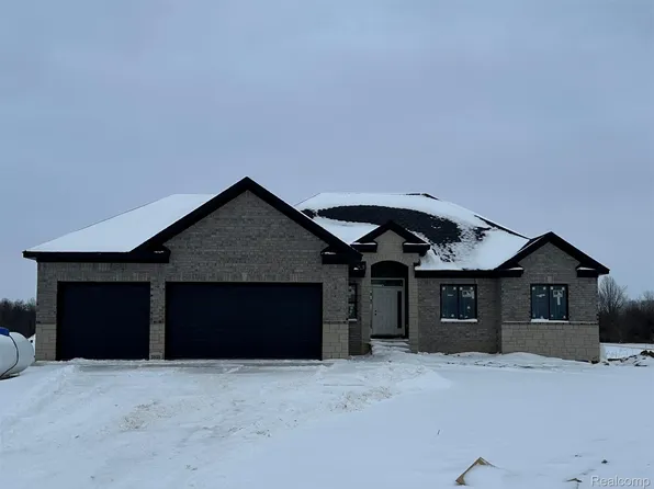 3855 Howland Rd, Almont, MI 48003