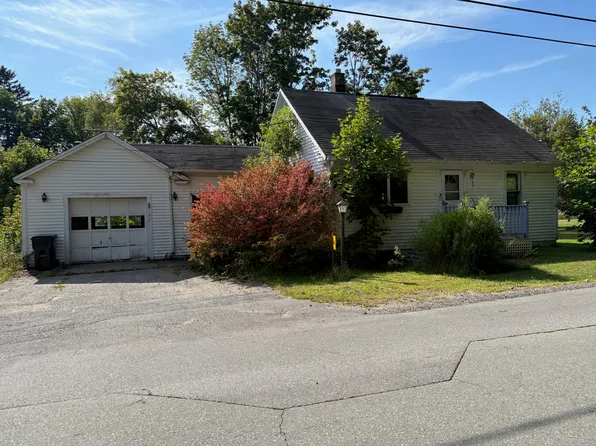 4 Black Road S, Searsport, ME 04974