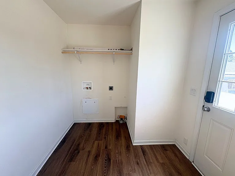 15356 Merrill Ave — Photo 6