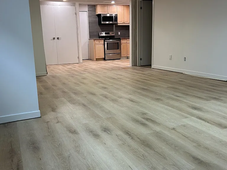 1262 Nathaniel Cres #BASEMENT — Photo 3