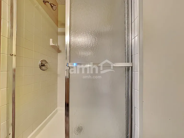6870 Laburnum Dr — Photo 15