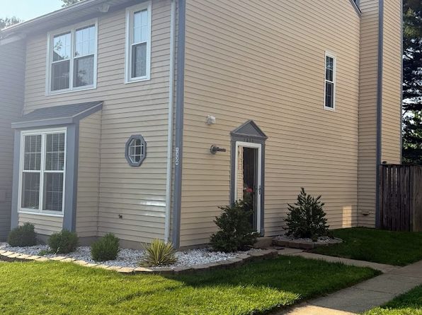 1334 Stockett Sq