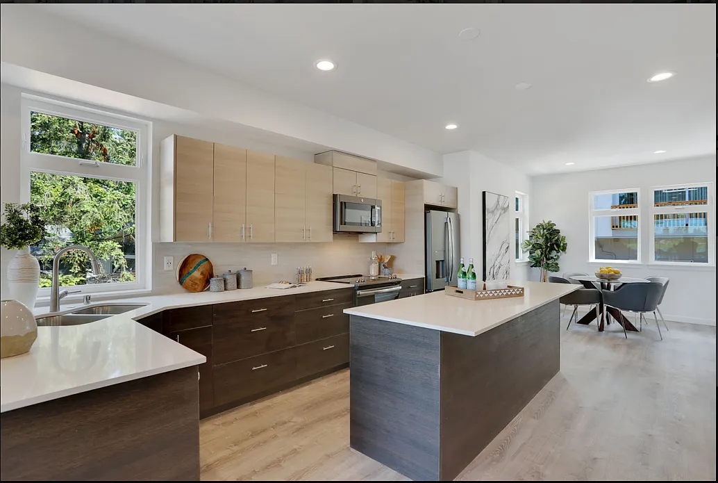 Silverlake Townhomes — Photo 3
