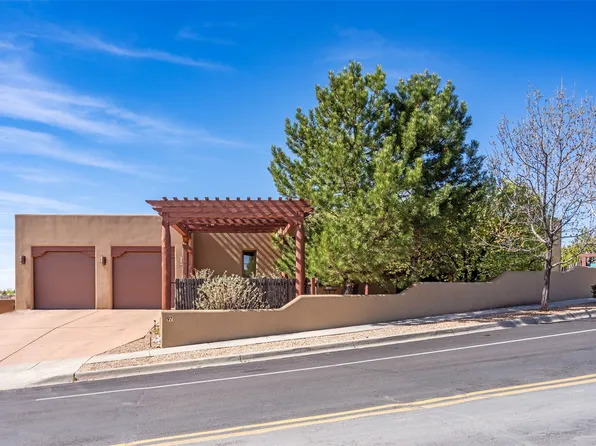 97 Avenida Aldea, Santa Fe, NM 87507