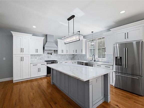 3rd image of 58 Jackson Ave