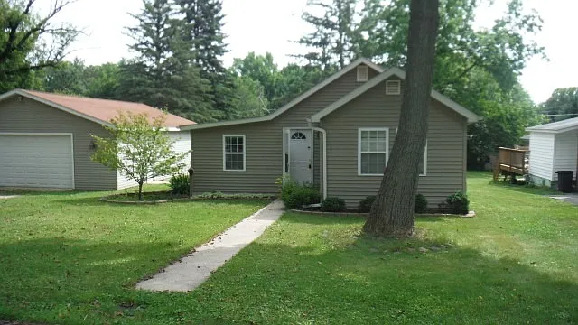 4131 Ravenswood Dr photo 1
