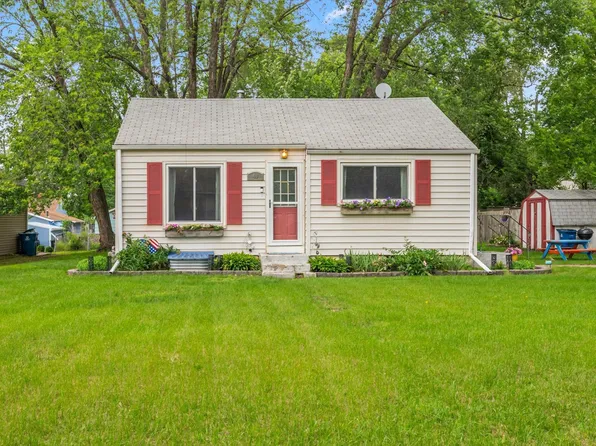 49 62nd Way NE, Fridley, MN 55432