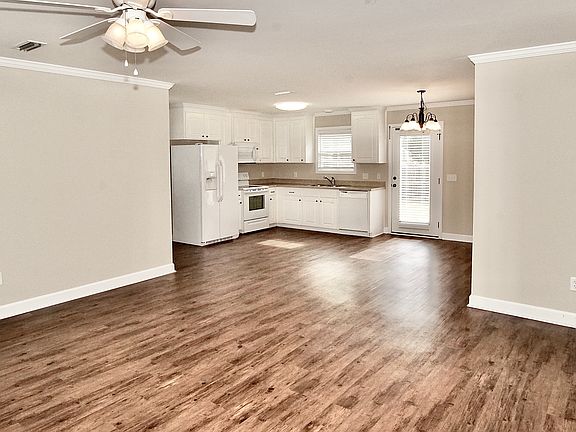 4th image of 247 Mikado Dr