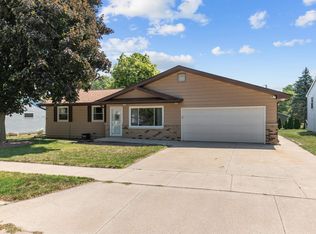 1002 S Arlington St, Appleton, WI 54915
