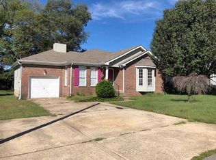 1724 University Dr, Columbia, TN 38401