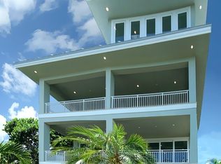221 Palermo Cir, Fort Myers Beach, FL 33931