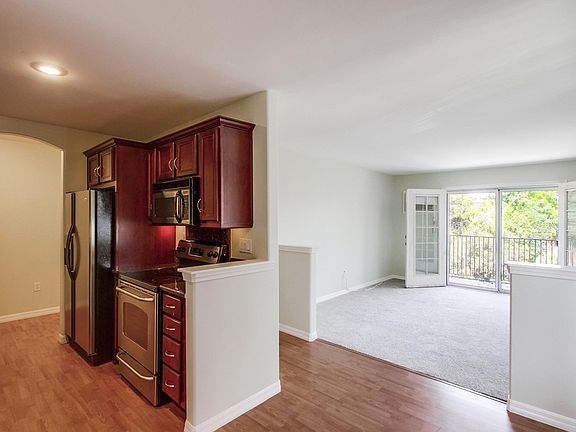 5th image of 4570 54th St Unit 206