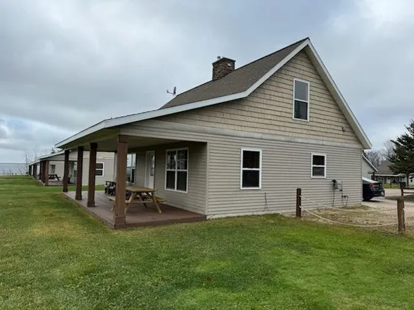 Unit 22 N Pine Bluff N10140 Cr 135 Unit 22, Curtis, MI 49820
