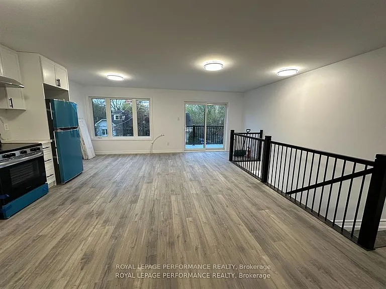 143 Prince Albert St N #2 — Photo 3