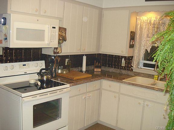 3rd image of 25 Williams Ave