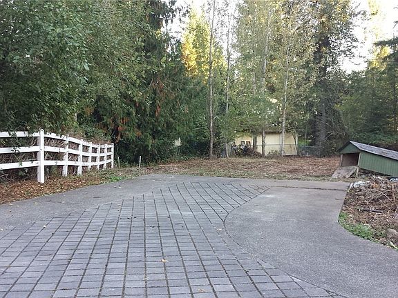 4th image of 77 190th Ave E