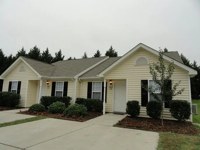 1003 N King Charles Rd #102 — Photo 1