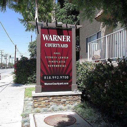 Warner Courtyard, Canoga Park