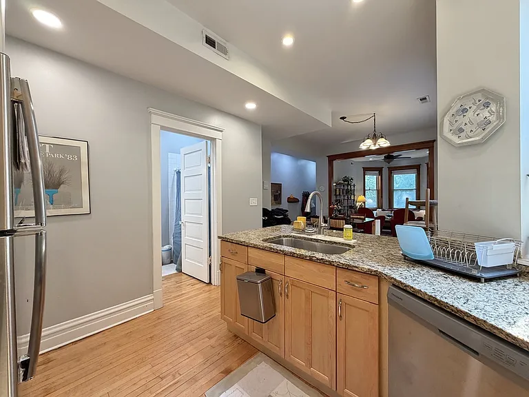 1874 N Leavitt St #M01R — Photo 6