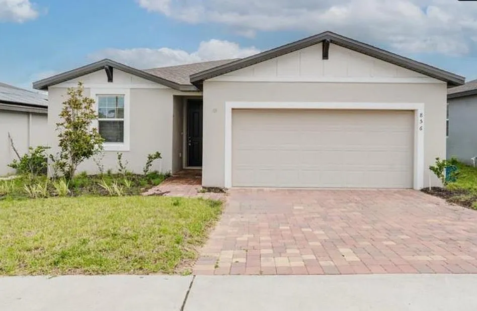 4 bed, 1734 sqft, $2,250 — Photo 1