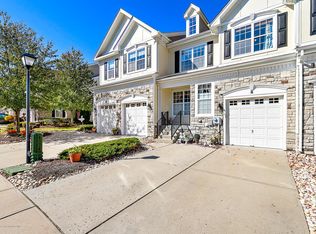 8 Brookfield Dr, Jackson, NJ 08527