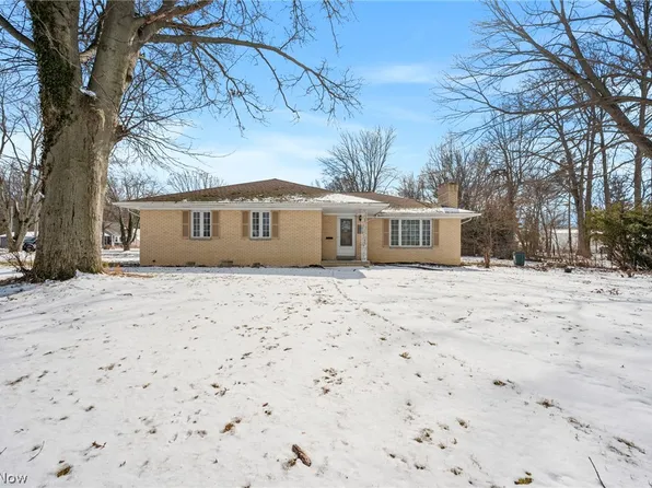 32249 Lake Rd, Avon Lake, OH 44012